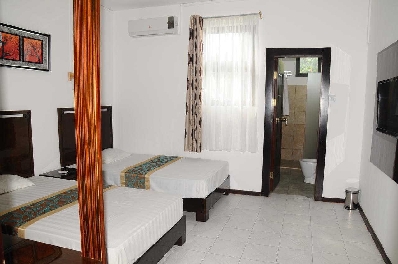 Le Flamboyant Hotel Port Mathurin Kültér fotó