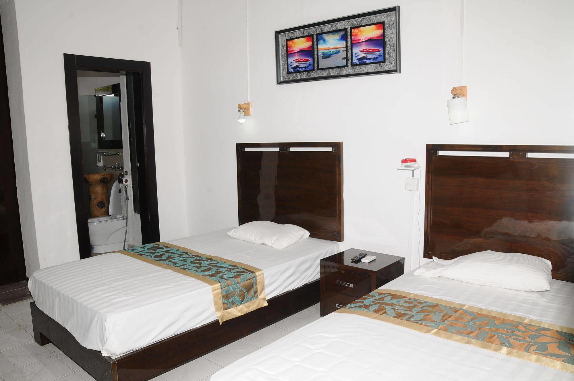 Le Flamboyant Hotel Port Mathurin Kültér fotó